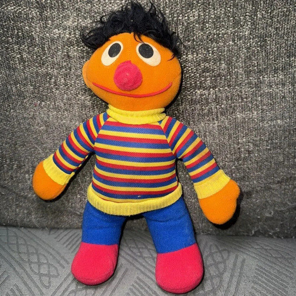 VINTAGE Ernie Plush Sesame Street 1984 Playskool Soft Stuffed Toy 25 Cm Tall - Picture 1 of 3